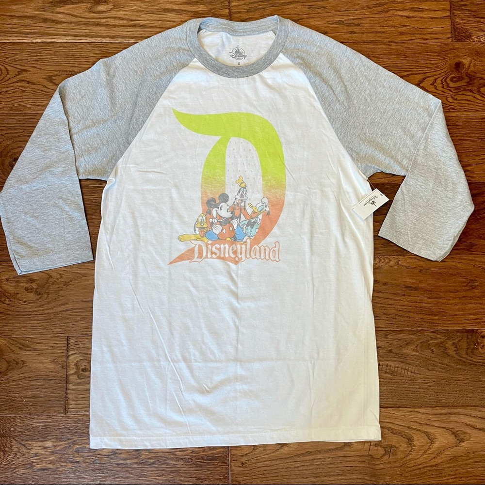 NWT Disneyland Raglan 3/4 Sleeve Shirt